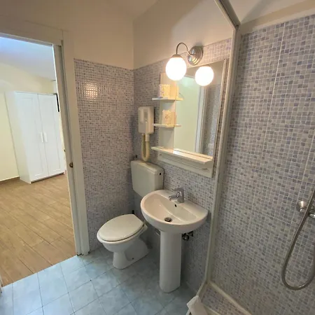 Via Mameli 5 Pensionat