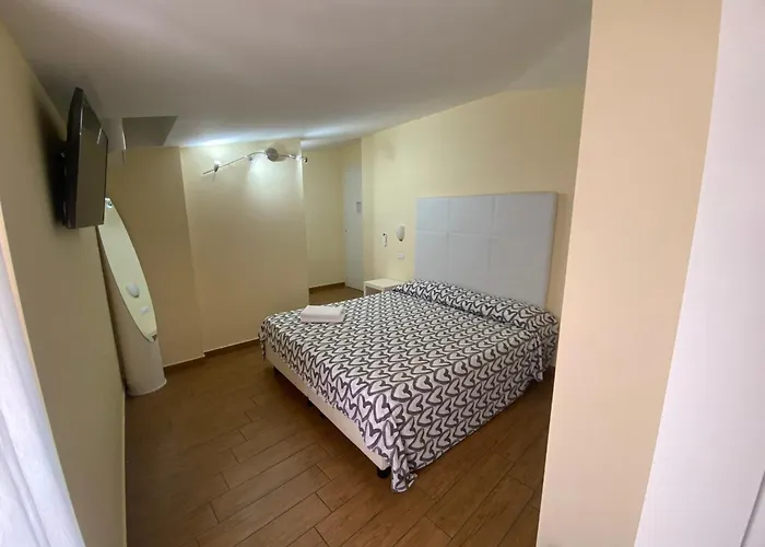 Via Mameli 5 3* 圣雷默