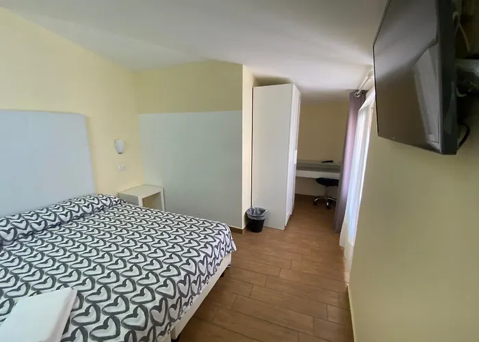 Via Mameli 5 圣雷默