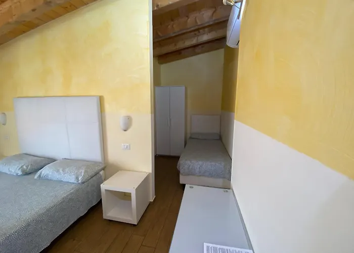 Via Mameli 5 Гостевой дом Санремо