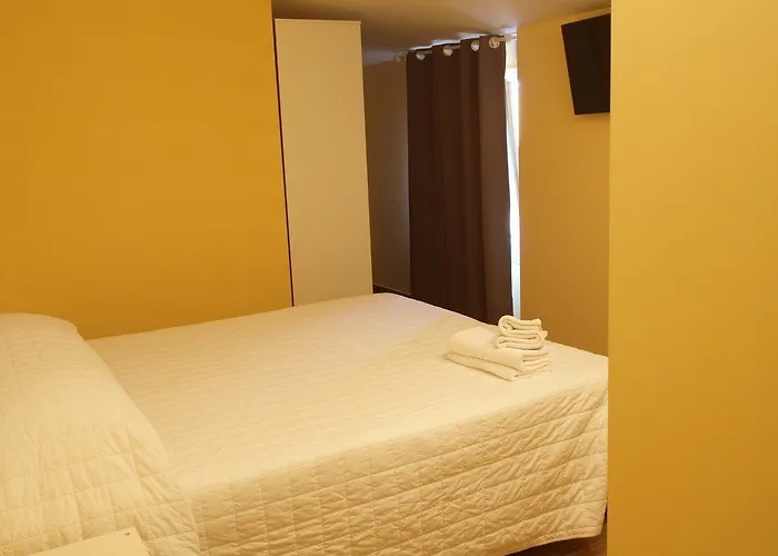 Via Mameli 5 3* Санремо