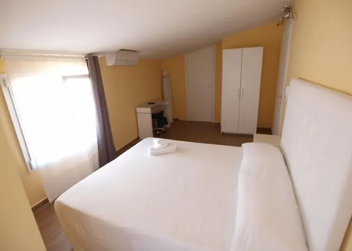 Via Mameli 5 3* San Remo